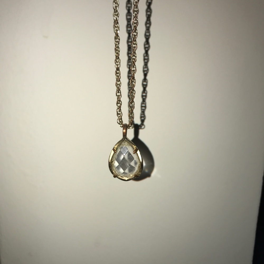 Kendra Scott necklace